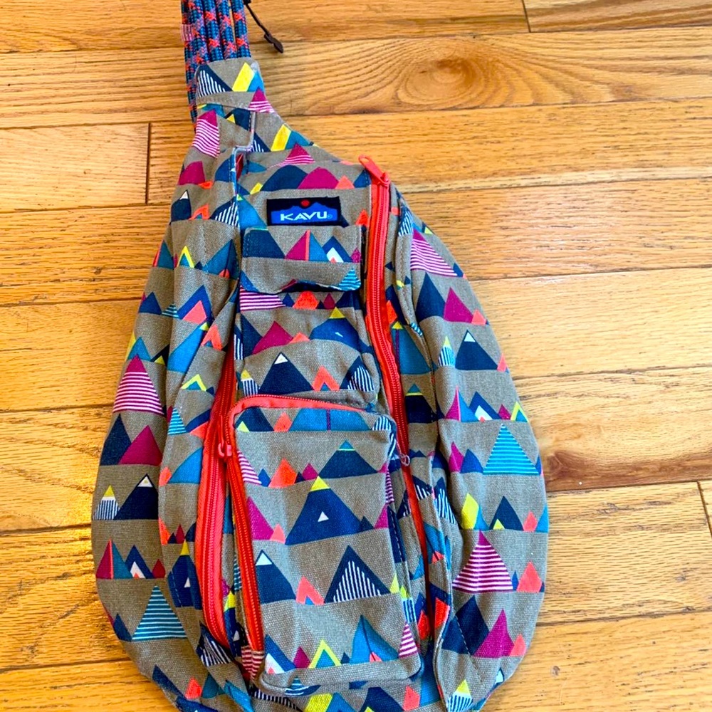 Super cute KAVU bag